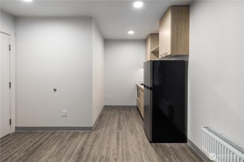 4046 8th Avenue NE Seattle WA 98105