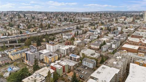 4046 8th Avenue NE Seattle WA 98105