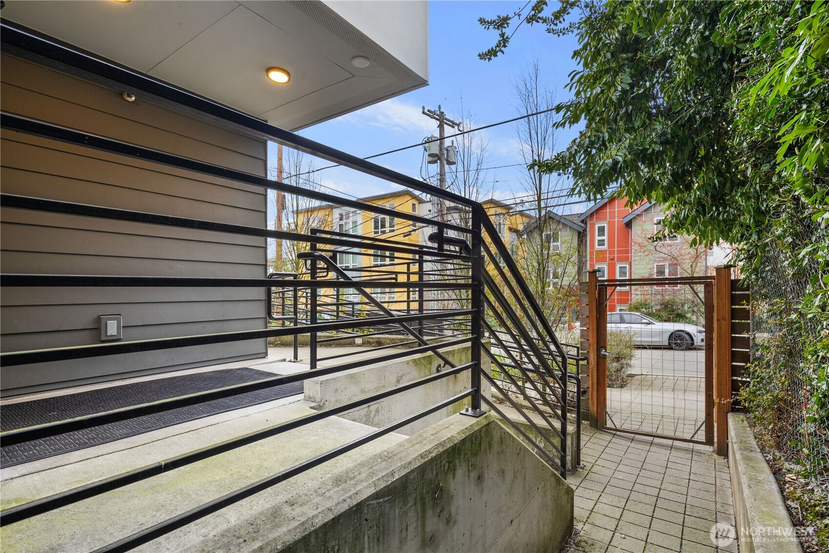 4046 8th Avenue NE Seattle WA 98105