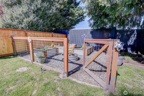 2023 14th Avenue NW Puyallup WA 98371