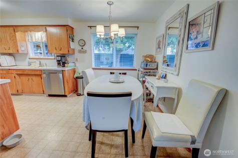 2023 14th Avenue NW Puyallup WA 98371