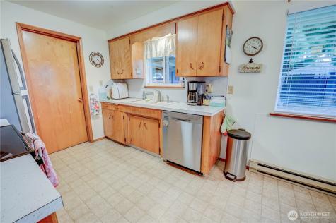 2023 14th Avenue NW Puyallup WA 98371