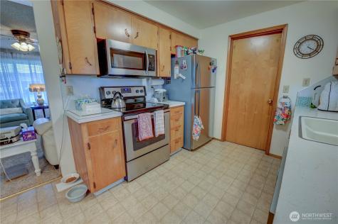 2023 14th Avenue NW Puyallup WA 98371