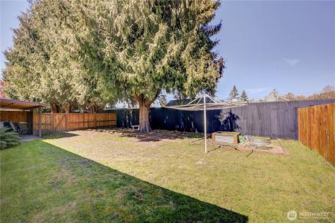 2023 14th Avenue NW Puyallup WA 98371