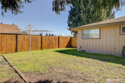 2023 14th Avenue NW Puyallup WA 98371