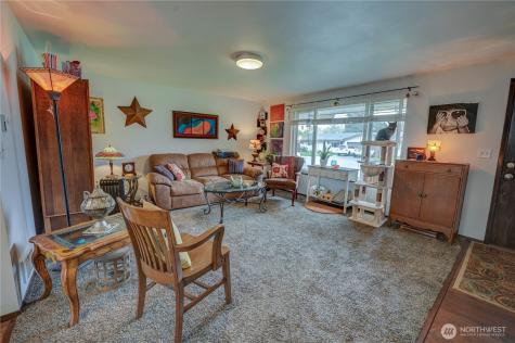 2023 14th Avenue NW Puyallup WA 98371