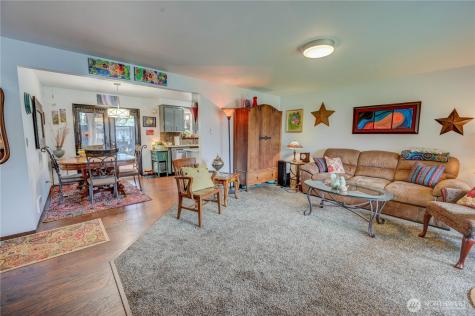 2023 14th Avenue NW Puyallup WA 98371