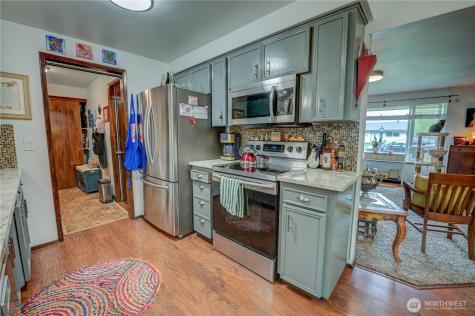 2023 14th Avenue NW Puyallup WA 98371