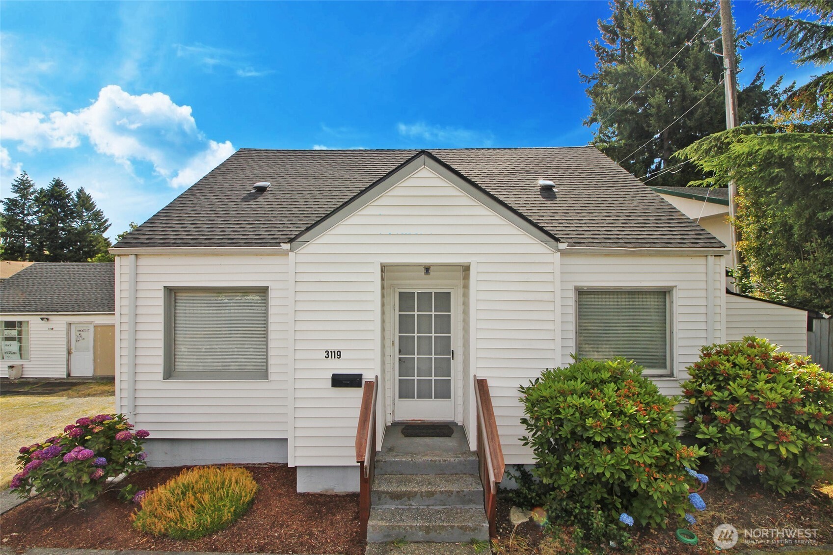 3119 Bridgeport Way W University Place WA 98466
