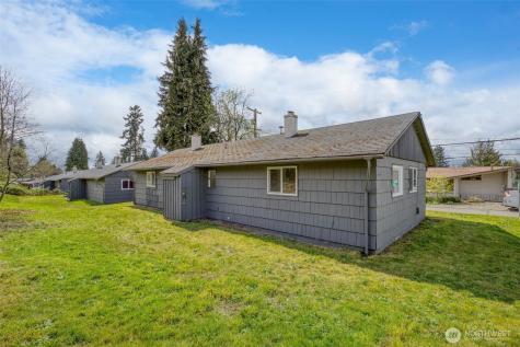 3326 - 3328 Halverson Avenue Bremerton WA 98310