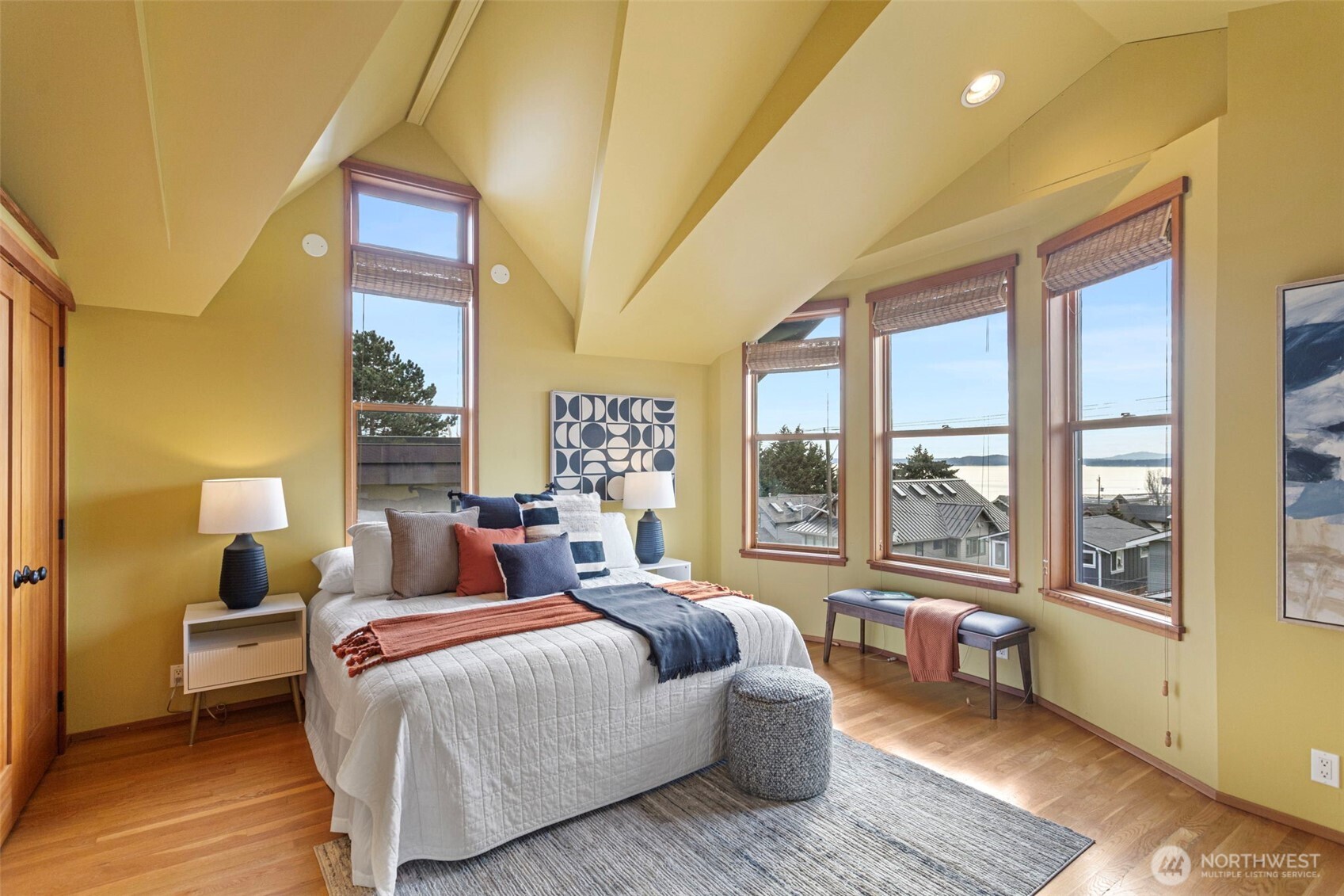 1524 10th Avenue W Seattle WA 98119