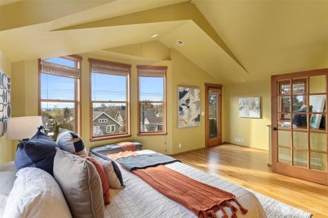 1524 10th Avenue W Seattle WA 98119