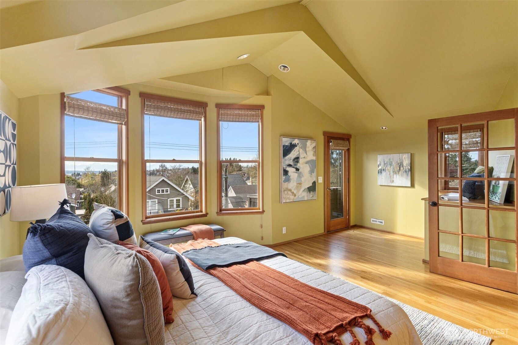 1524 10th Avenue W Seattle WA 98119