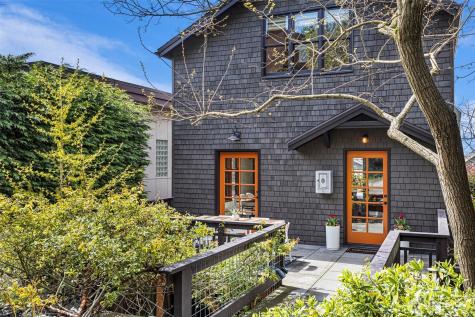 1524 10th Avenue W Seattle WA 98119