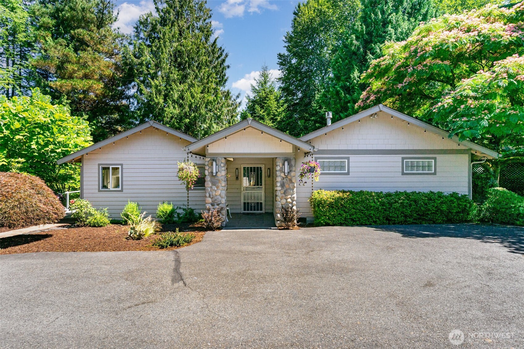 2726 Pioneer Way E Tacoma WA 98404