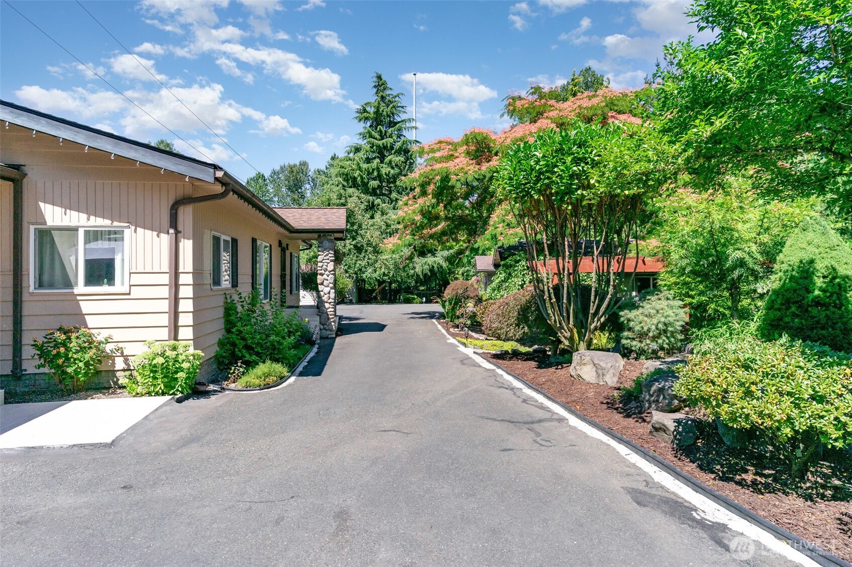 2726 Pioneer Way E Tacoma WA 98404
