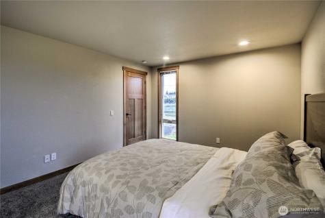 2421 98th Avenue Court E Edgewood WA 98371