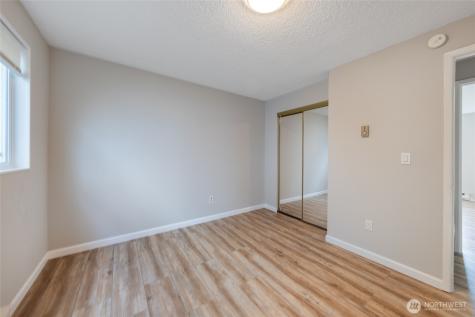 361 Earlington Avenue SW Renton WA 98057