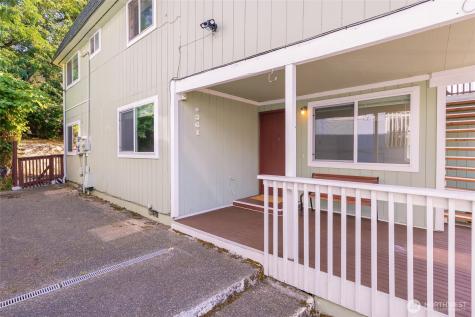 361 Earlington Avenue SW Renton WA 98057