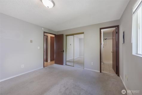 361 Earlington Avenue SW Renton WA 98057