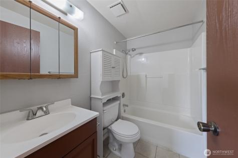 361 Earlington Avenue SW Renton WA 98057