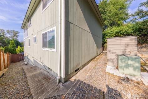361 Earlington Avenue SW Renton WA 98057