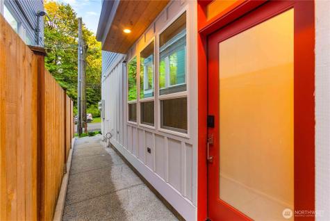 2613 3rd Avenue W Seattle WA 98119