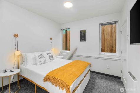 2613 3rd Avenue W Seattle WA 98119