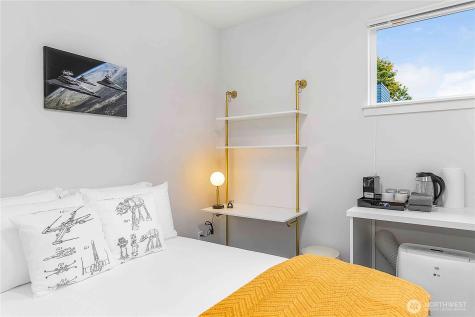2613 3rd Avenue W Seattle WA 98119
