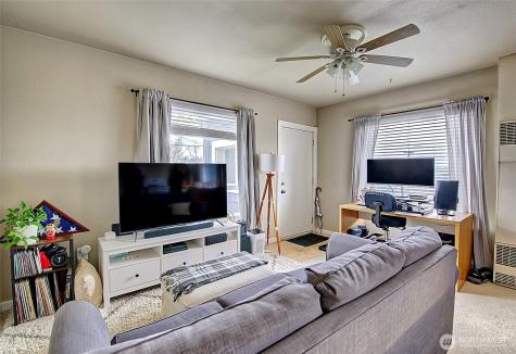 1018 Wall Street SE Everett WA 98201