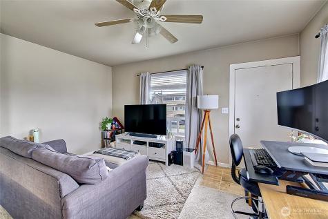 1018 Wall Street SE Everett WA 98201