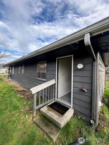 10908 Valley Avenue E Puyallup WA 98372