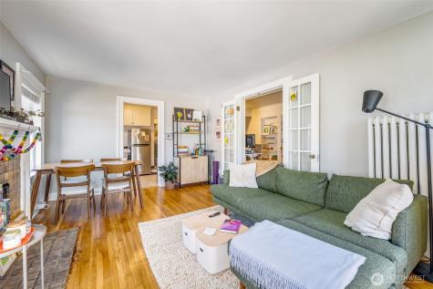 746 10th Avenue E Seattle WA 98102