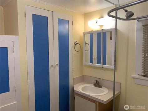 910 NW 52nd Street Seattle WA 98107