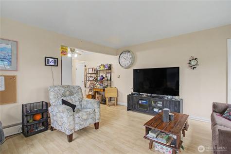 1420 9th Avenue Longview WA 98632