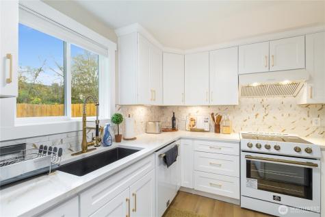 293 146th Place NE Bellevue WA 98007