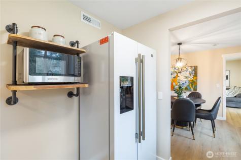 293 146th Place NE Bellevue WA 98007