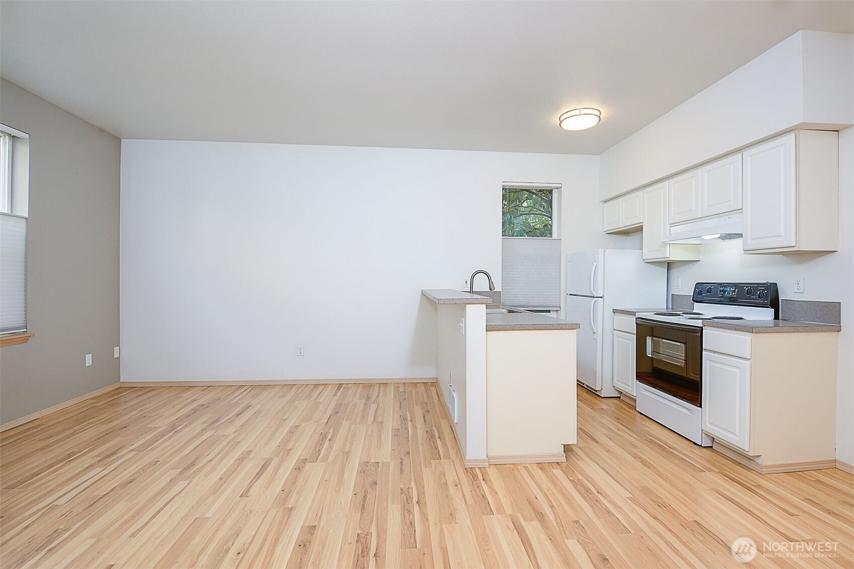 913 13th Avenue Seattle WA 98122