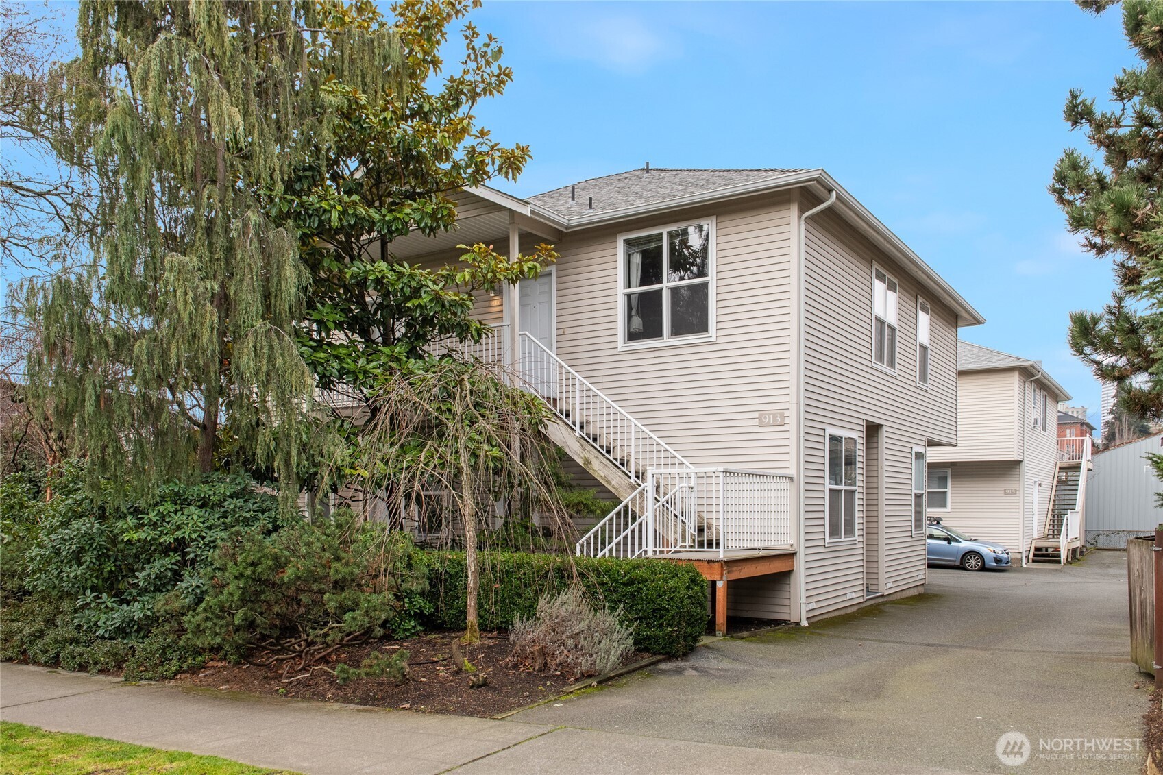 913 13th Avenue Seattle WA 98122