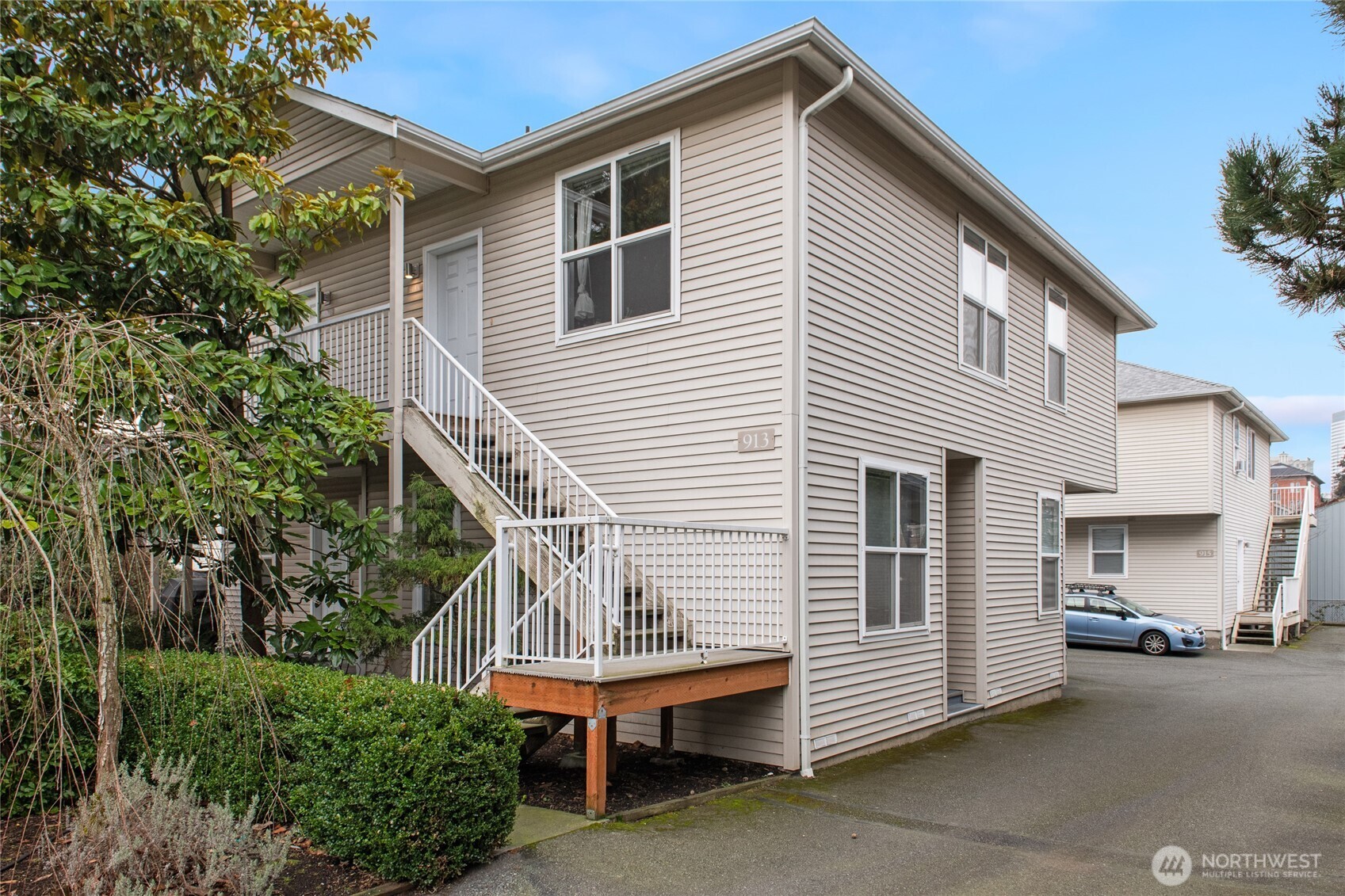 913 13th Avenue Seattle WA 98122
