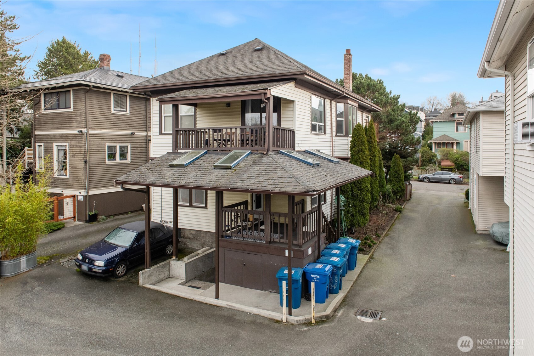 913 13th Avenue Seattle WA 98122
