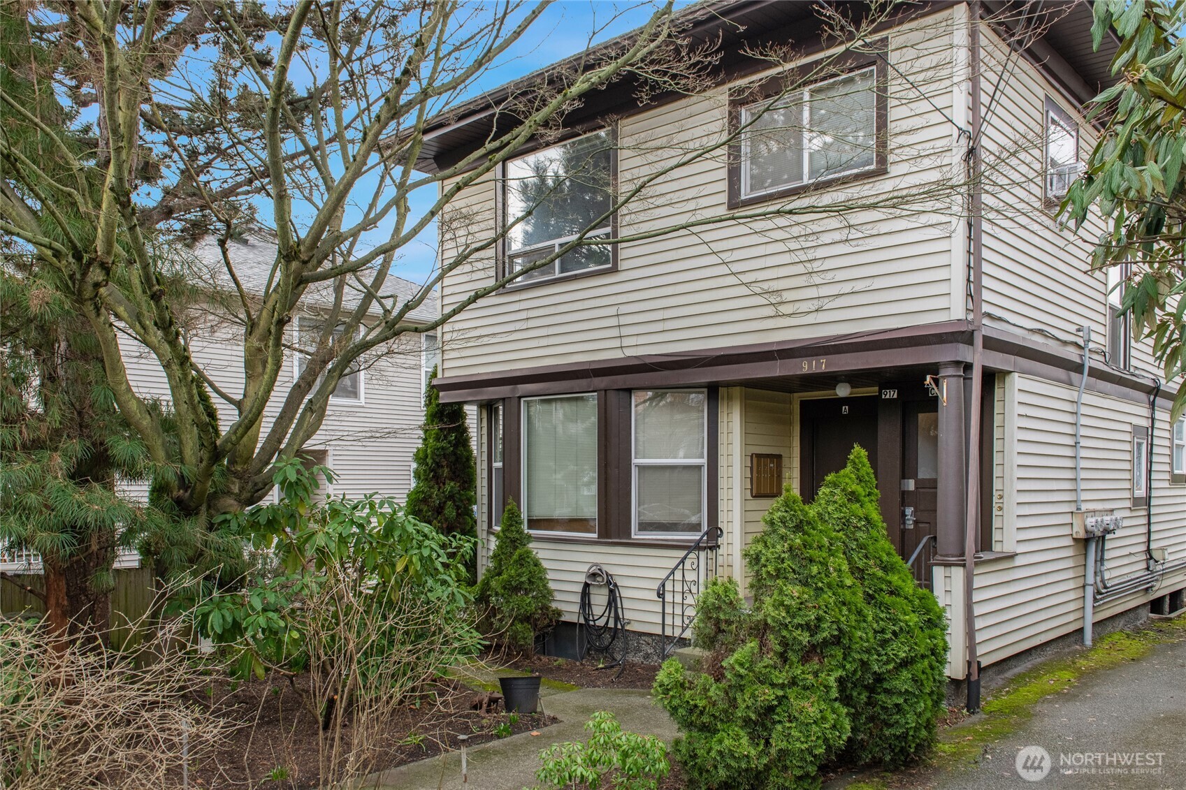 913 13th Avenue Seattle WA 98122