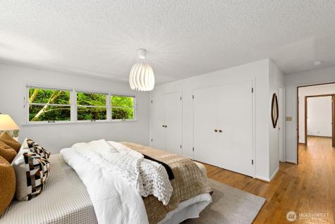 3651 Perkins Lane W Seattle WA 98199