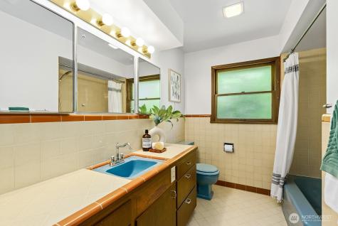 3651 Perkins Lane W Seattle WA 98199