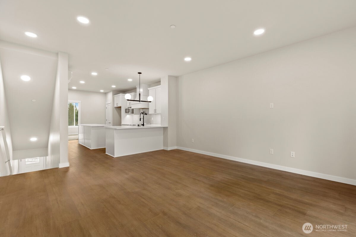 16823 Alder Way Lynnwood WA 98037
