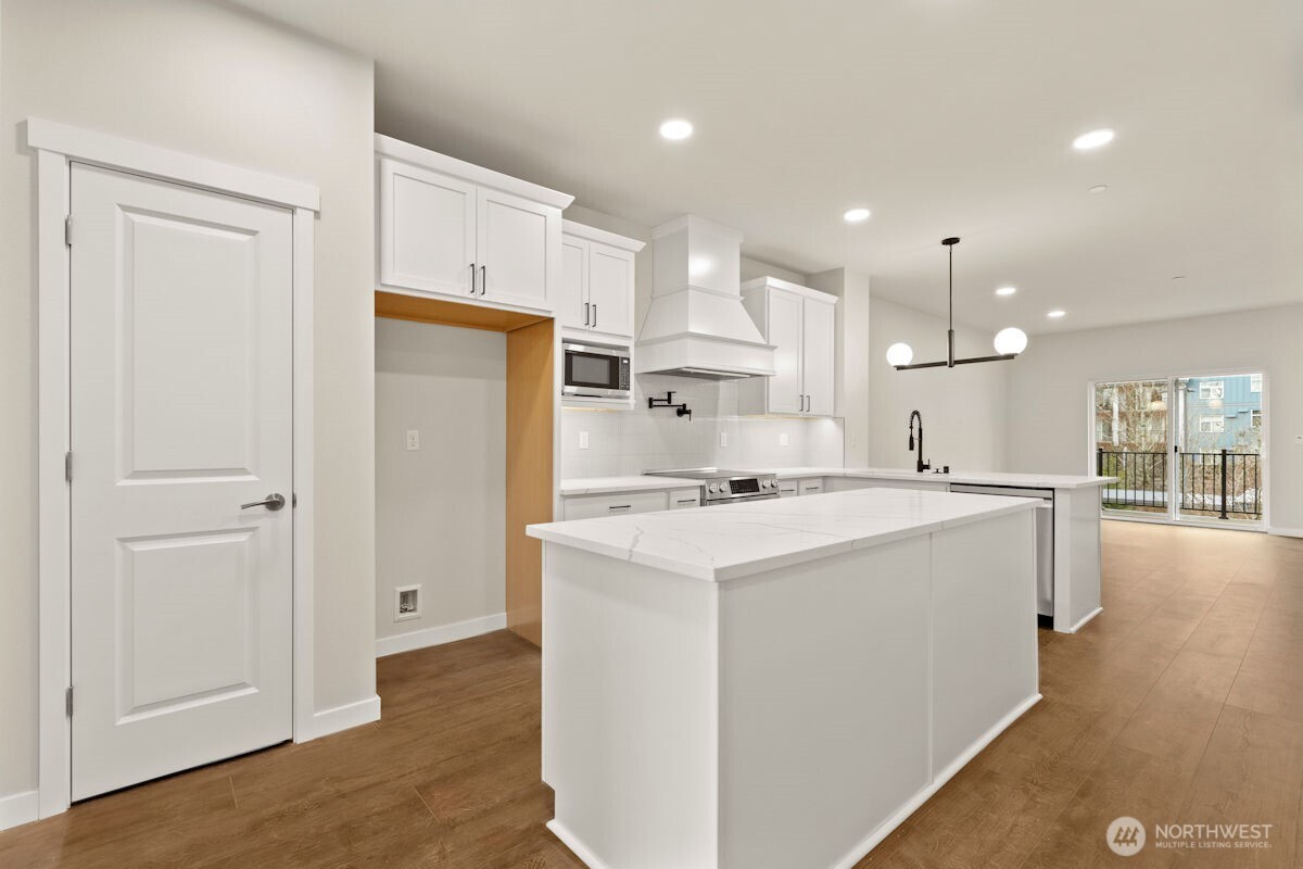 16823 Alder Way Lynnwood WA 98037
