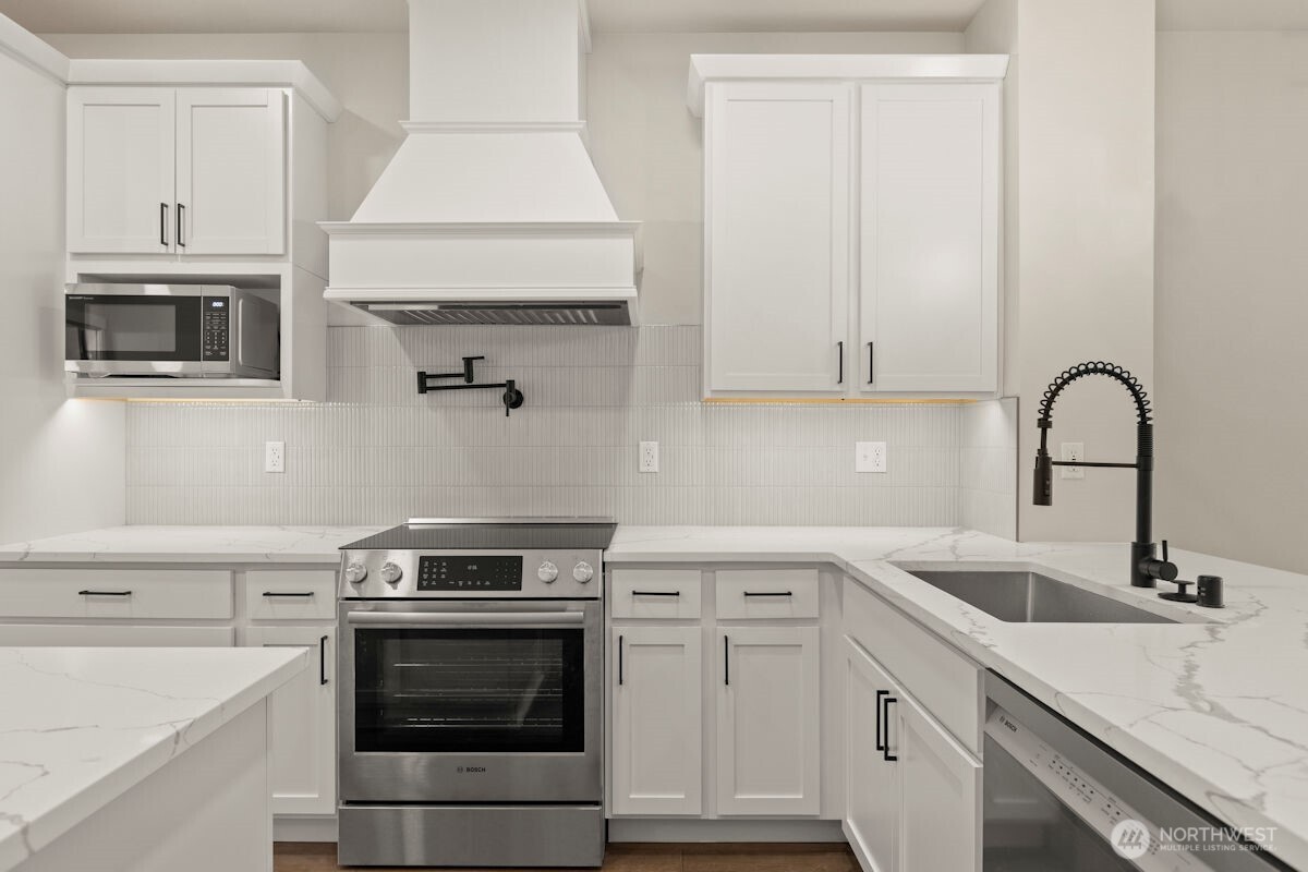16823 Alder Way Lynnwood WA 98037