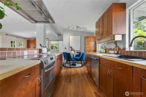 15641 SE 24th Street Bellevue WA 98008