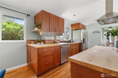 15641 SE 24th Street Bellevue WA 98008