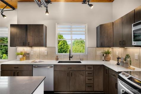 2371 Harbor Avenue SW Seattle WA 98126